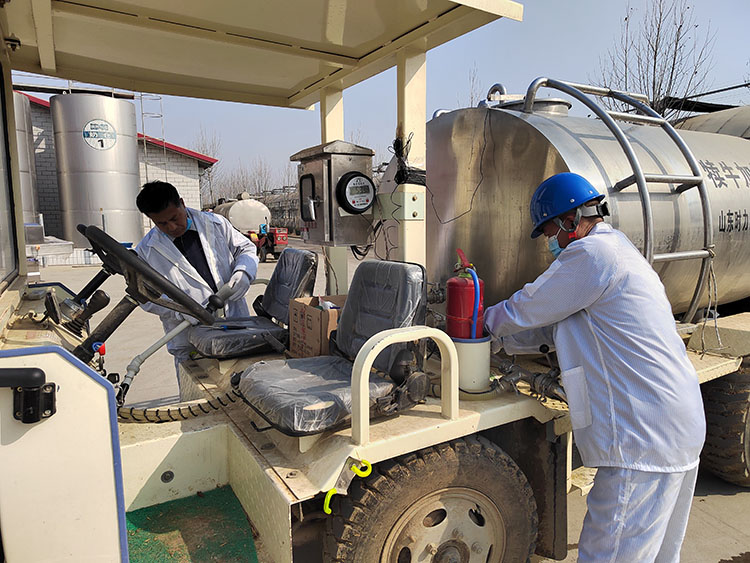 創(chuàng)新引領(lǐng)，打造現(xiàn)代化智慧牧場(chǎng)